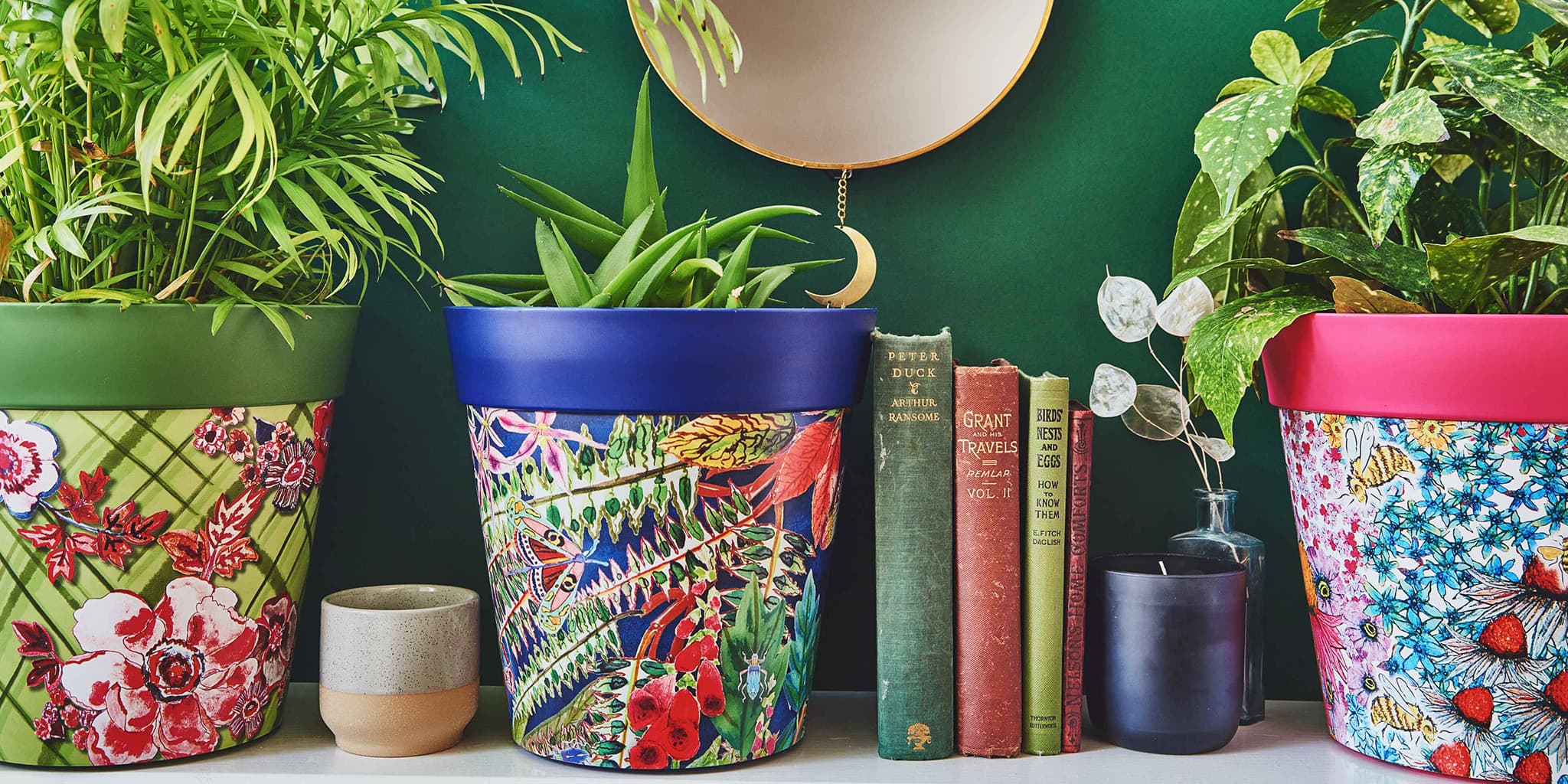 Hum Flowerpots in bright colours and floral designs with plants